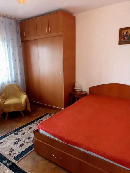 Unirii, rond Libertatii, 3 camere decomandat, 98 mp, 2 bai.