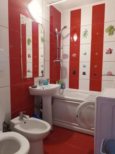 Unirii, rond Libertatii, 3 camere decomandat, 98 mp, 2 bai.